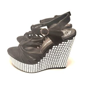 NWOT JEFFREY CAMPBELL Swan Studded T-Strap Wedges